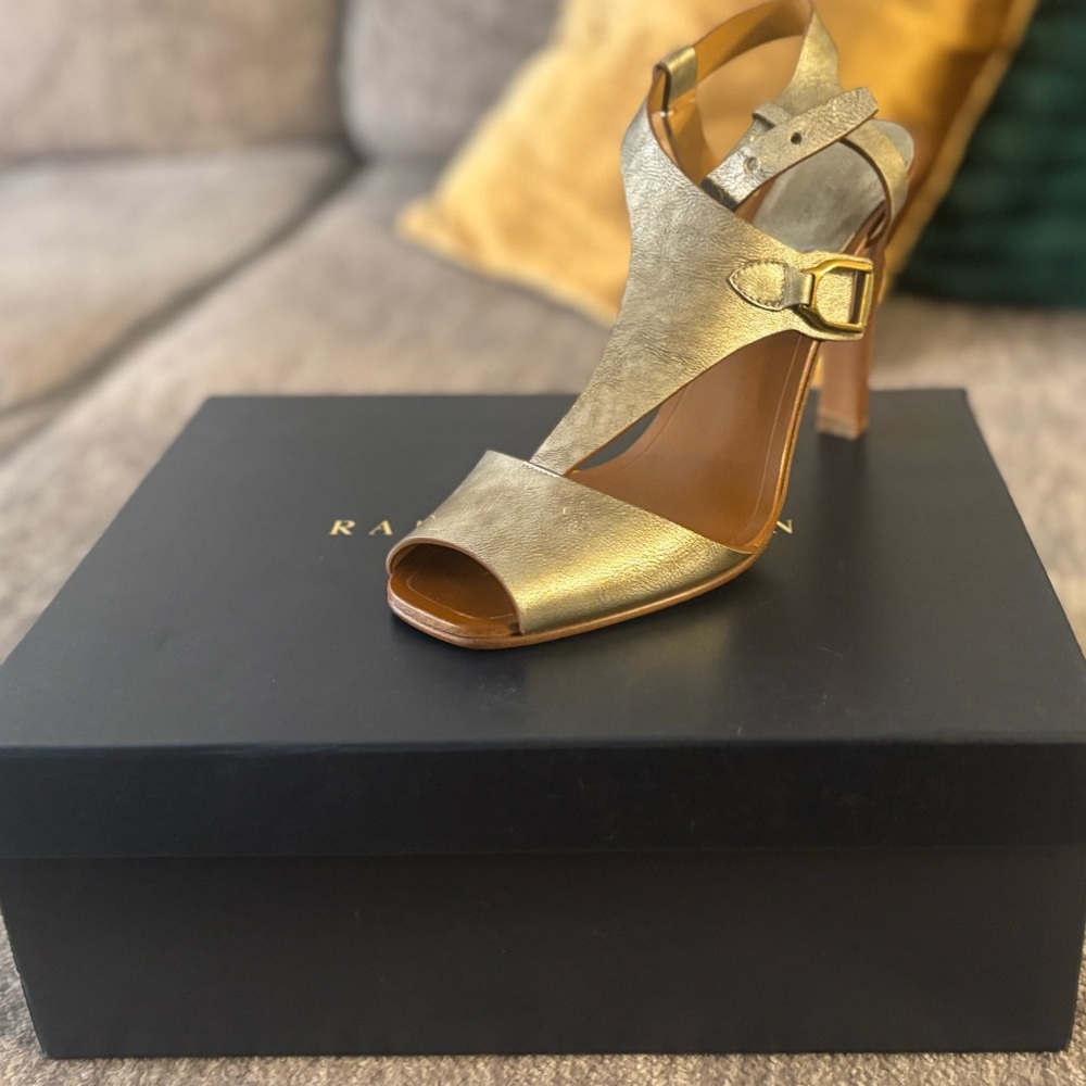 Ralph Lauren Women's Vintage Oak Heels